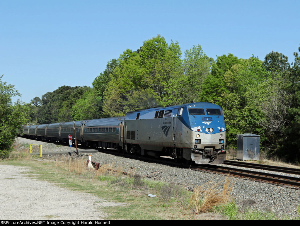 AMTK 3 leads train P080-20 northbound